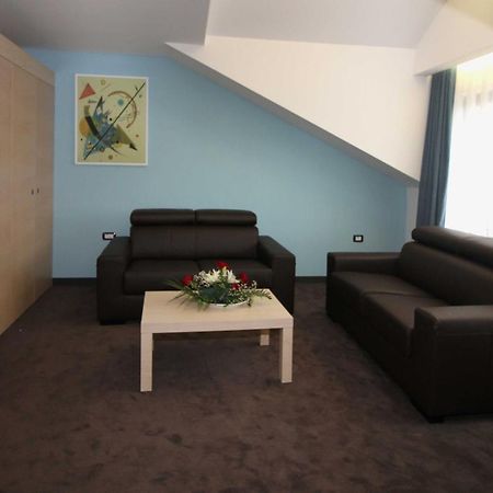 Hotel International Prishtina & Spa Prishtinë Bilik gambar