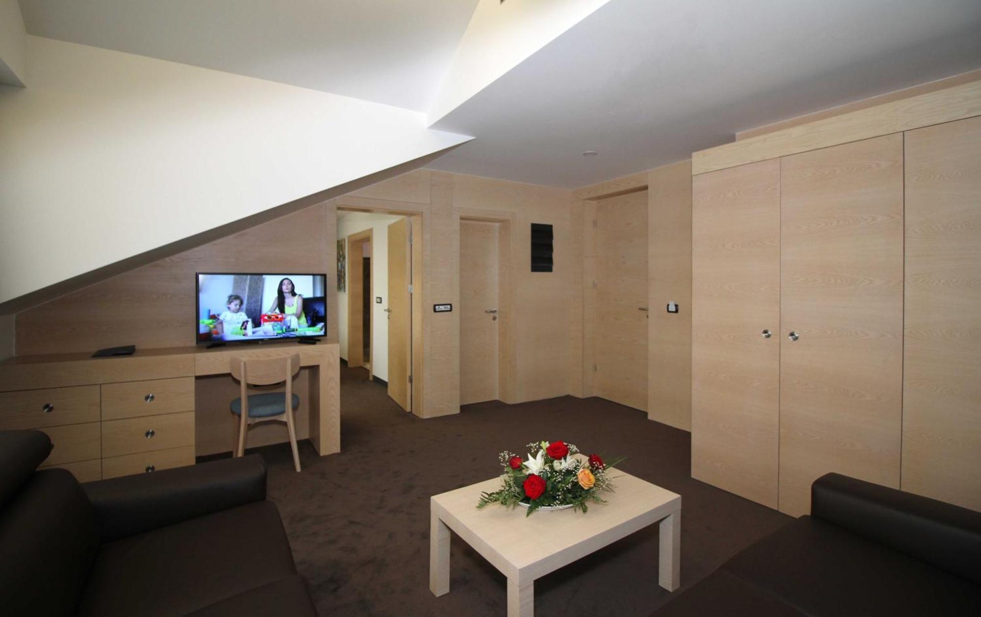Hotel International Prishtina & Spa Prishtinë Bilik gambar