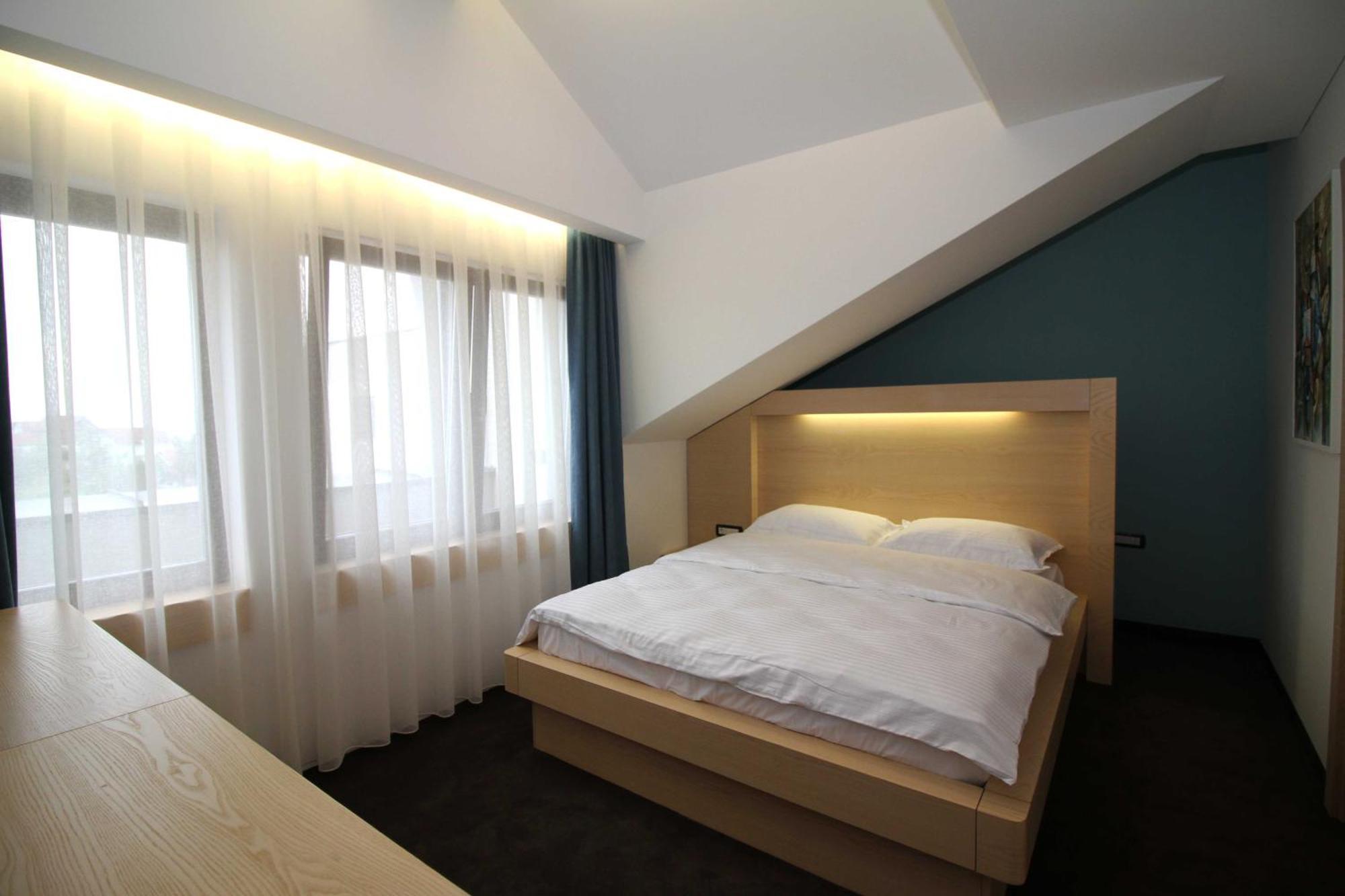 Hotel International Prishtina & Spa Prishtinë Bilik gambar