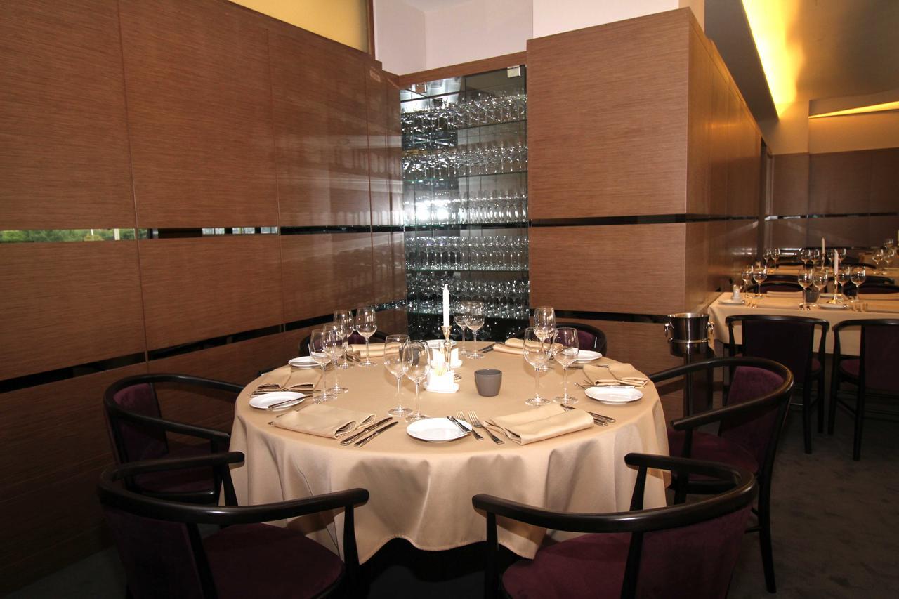 Hotel International Prishtina & Spa Prishtinë Luaran gambar
