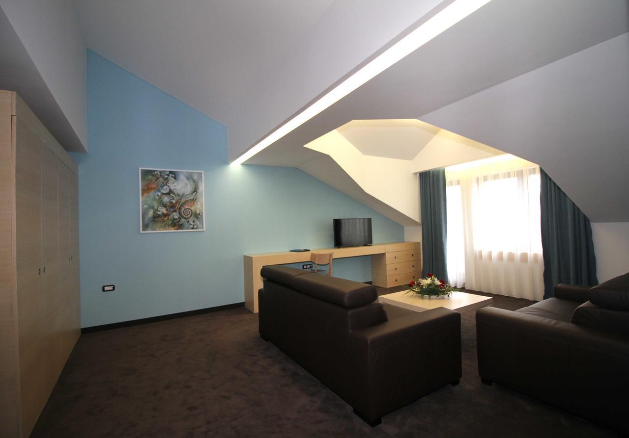 Hotel International Prishtina & Spa Prishtinë Luaran gambar