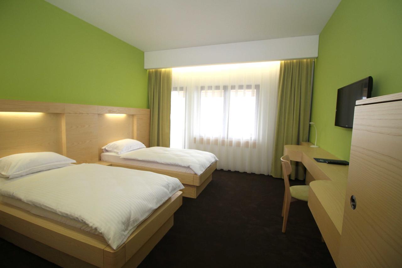 Hotel International Prishtina & Spa Prishtinë Luaran gambar