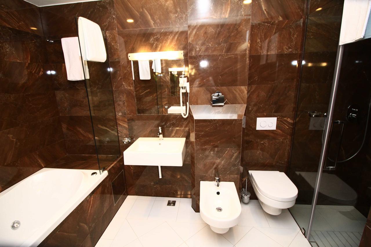 Hotel International Prishtina & Spa Prishtinë Luaran gambar